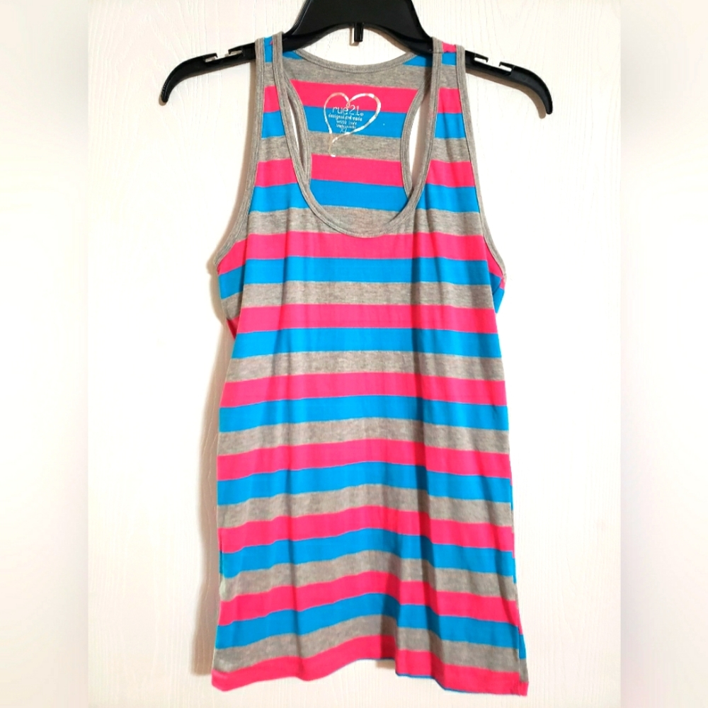 💥3/$30💥Rue21 Stripped Tank NWT